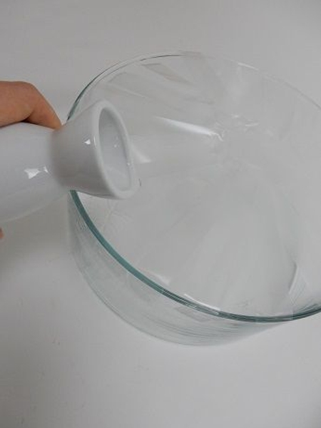 Fill the vase with water Fill the vase with water