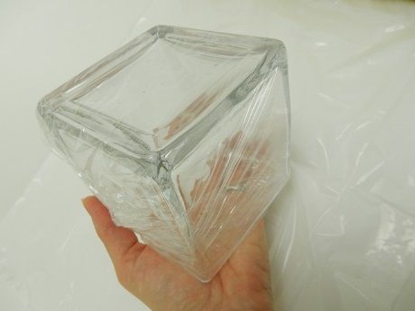 The cube vase is now protected from any glue spills The cube vase is now protected from any glue spills