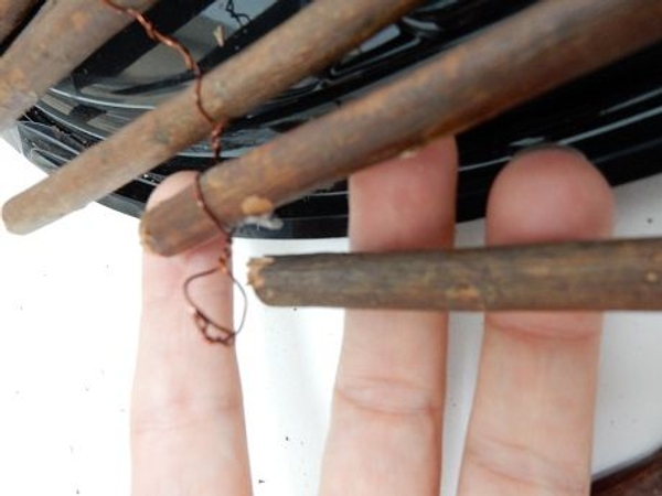 Simply slip out the twig and bend the wire ends to secure Simply slip out the twig and bend the wire ends to secure
