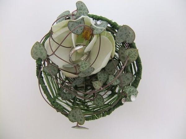 Woven ring basket Woven ring basket