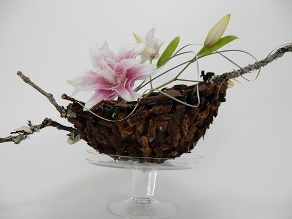 Bark Bowl and lily Centrepiece Design Bark Bowl and lily Centrepiece Design