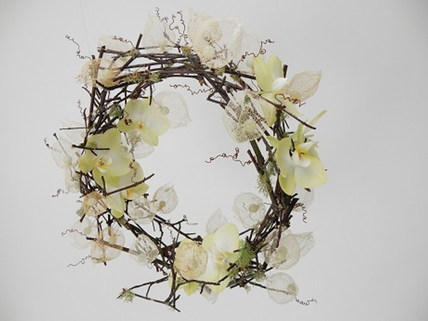 Glued twig wreath design