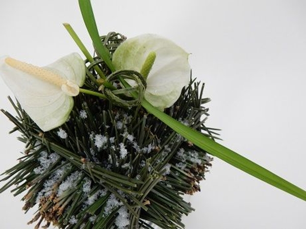 Baubles from pine needles Baubles from pine needles