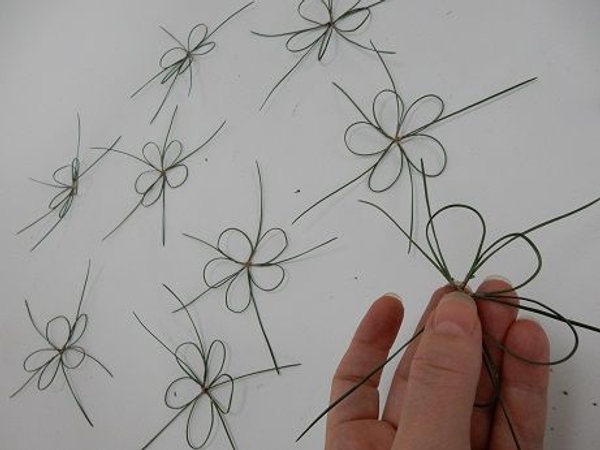 Make sure the needles curve rather than bend Make sure the needles curve rather than bend