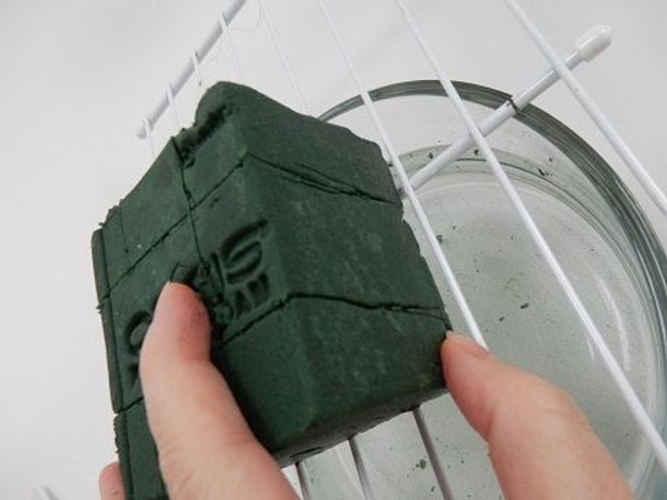 Score any pattern lines into the foam Score any pattern lines into the foam