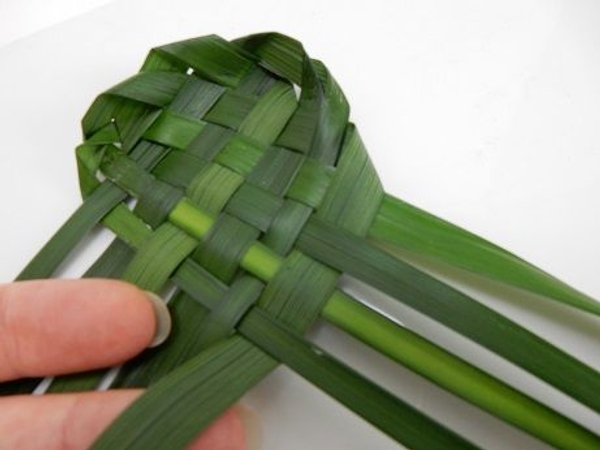 And weave it through And weave it through