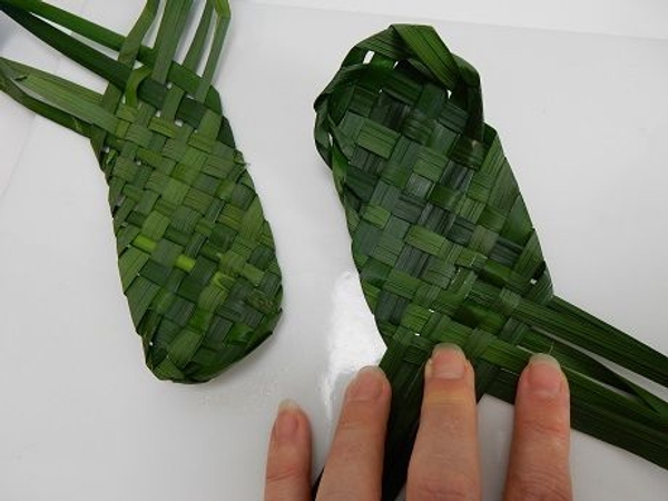 When both soles are ready you can start on the toe of the slipper When both soles are ready you can start on the toe of the slipper