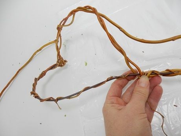 And twirl it around to follow the shape And twirl it around to follow the shape