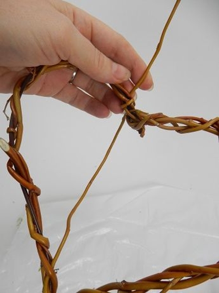 Bend the stem up and around the heart twigs Bend the stem up and around the heart twigs