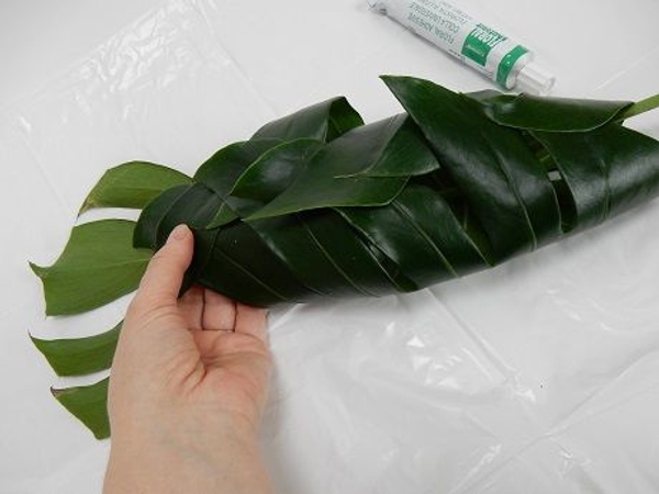 Move up the leaf matching lobes and gluing it together Move up the leaf matching lobes and gluing it together