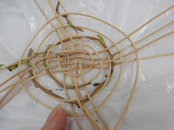 Continue the weaving pattern Continue the weaving pattern