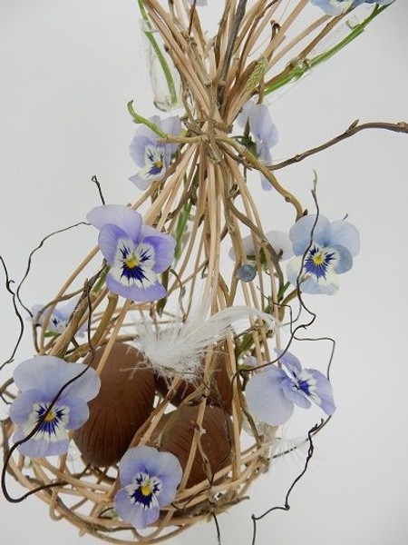 Spring nest basket