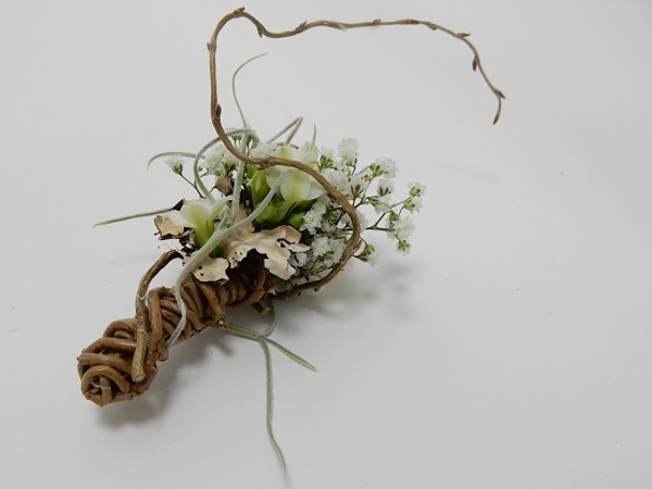 Boutstix floral magnate Willow twigs, Lichen, Spanish Moss, Kalanchoe and Gypsophila corsage Boutstix floral magnate Willow twigs, Lichen, Spanish Moss, Kalanchoe and Gypsophila corsage
