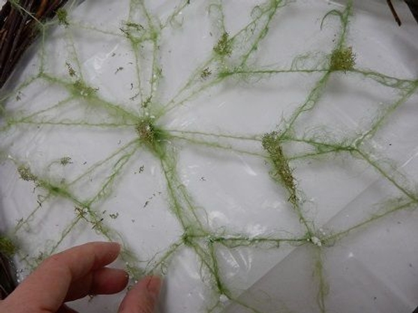 Add glue to the connecting points Add glue to the connecting points