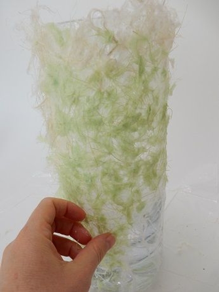 Cover the back of the vase with Washi paper Cover the back of the vase with Washi paper