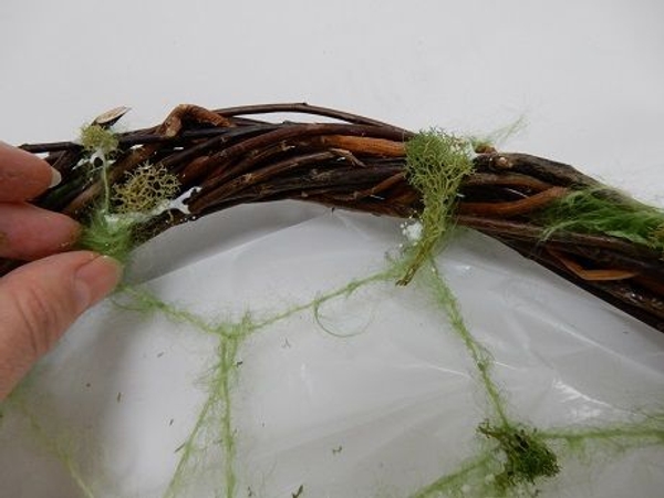 Glue in small clumps of moss Glue in small clumps of moss