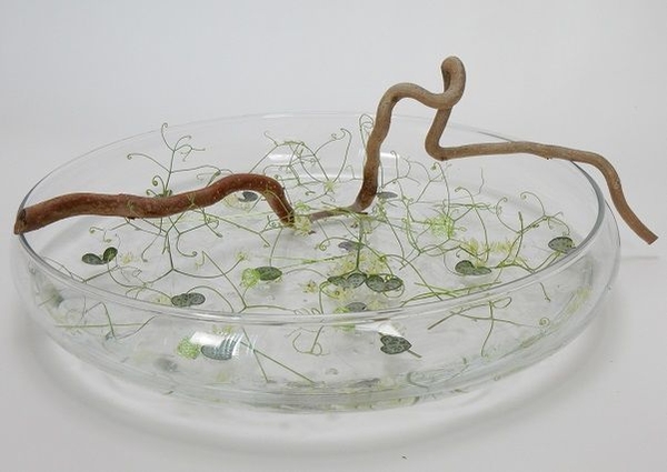 Transparent water ripples to make flowers float Transparent water ripples to make flowers float