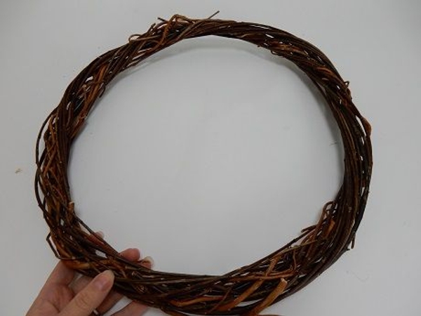 Weave a strong wreath