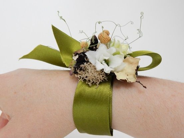 Glue in the floral material. Glue in the floral material.
