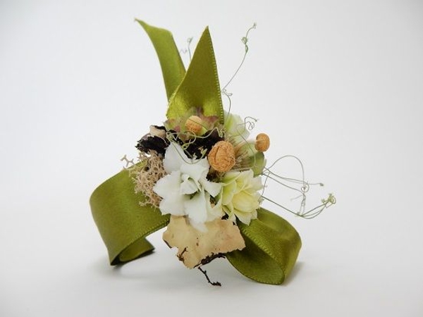 Wear it Well floral art design. Wear it Well floral art design.