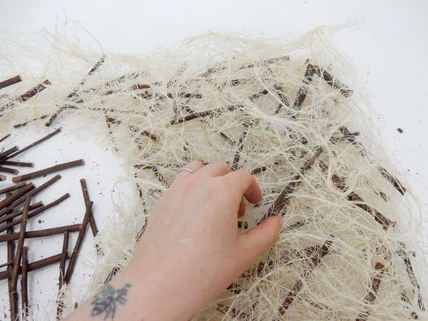 And pin this layer with twigs And pin this layer with twigs