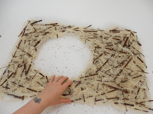 The twig and sisal armature is ready to design with The twig and sisal armature is ready to design with
