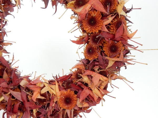 Rolled autumn leaf wreath Rolled autumn leaf wreath