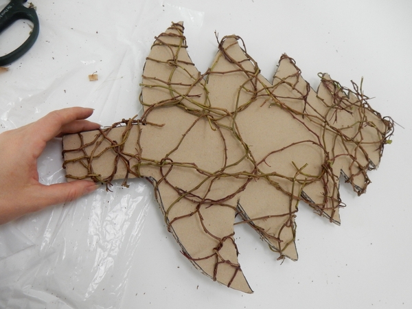 Set the tree shape aside for the twigs to dry and shrink Set the tree shape aside for the twigs to dry and shrink