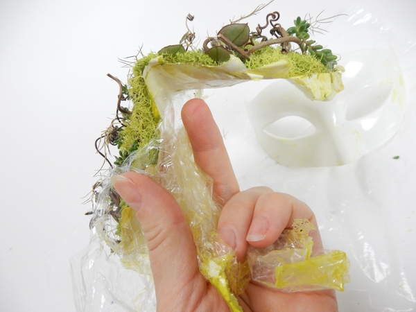 Remove the cling film. Remove the cling film.