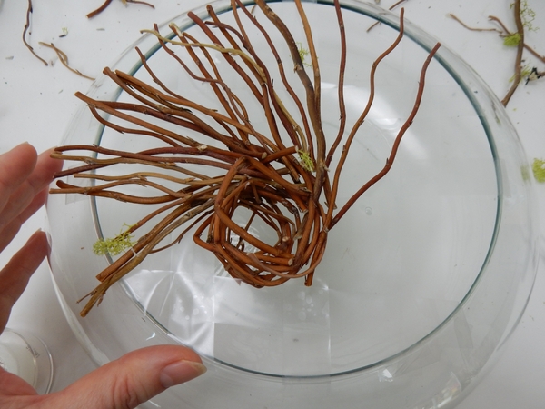 Continue to add twigs to create a spiral.