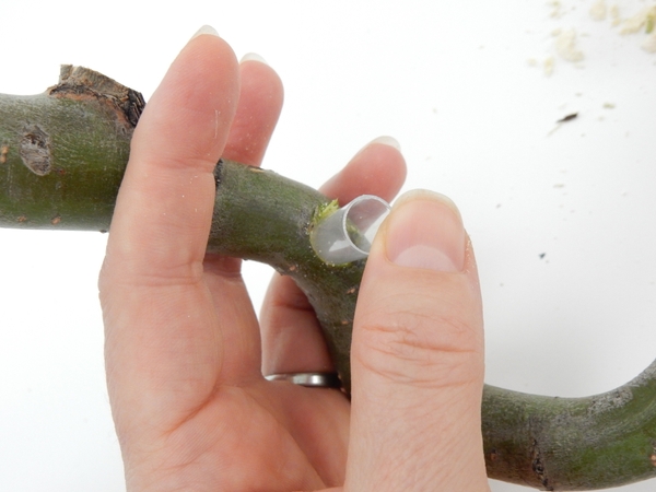 Press the tube into the hole Press the tube into the hole