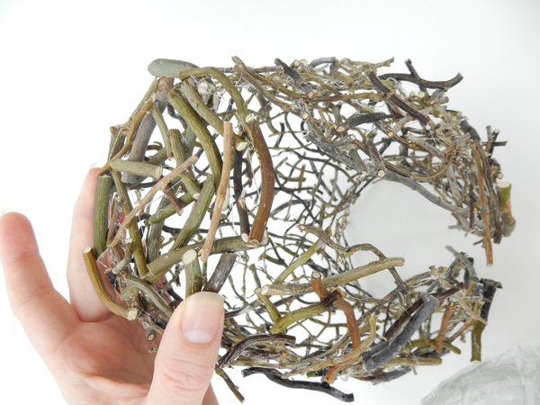 And fit it to the twig armature to make sure it is the right size And fit it to the twig armature to make sure it is the right size