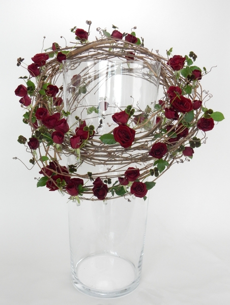 Ring-a-round floral art design Ring-a-round floral art design