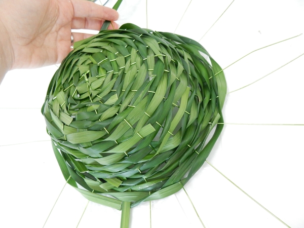 Flip the design around so that the brim is flat and resting on your working surface Flip the design around so that the brim is flat and resting on your working surface