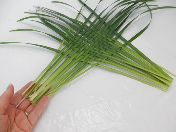 Gather the stem ends in your hand Gather the stem ends in your hand