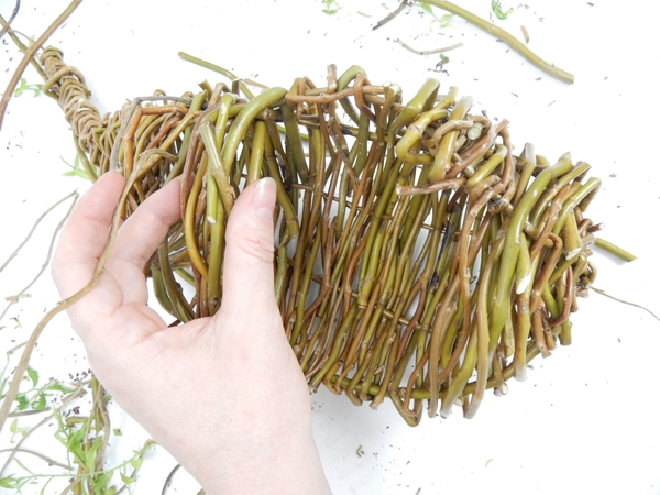 Space the stems out to create a opening Space the stems out to create a opening