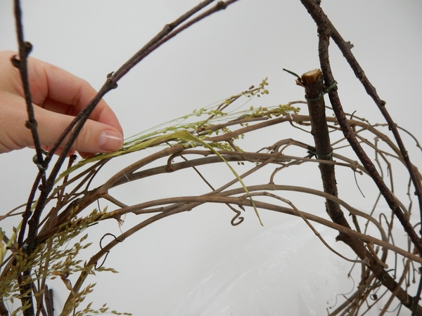 Add the next decorative grass to follow the shape Add the next decorative grass to follow the shape