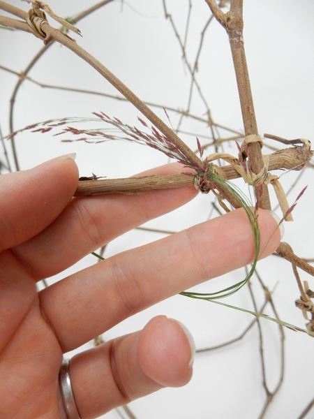 Knot the grass to the vine Knot the grass to the vine