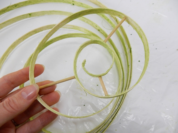 Move along the coil and glue in sticks Move along the coil and glue in sticks