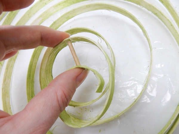 Simply glue both sides to touch the coil Simply glue both sides to touch the coil