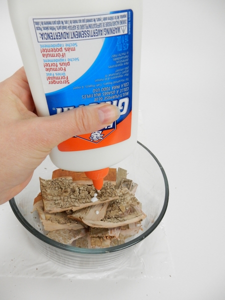 Pour out some wood glue Pour out some wood glue