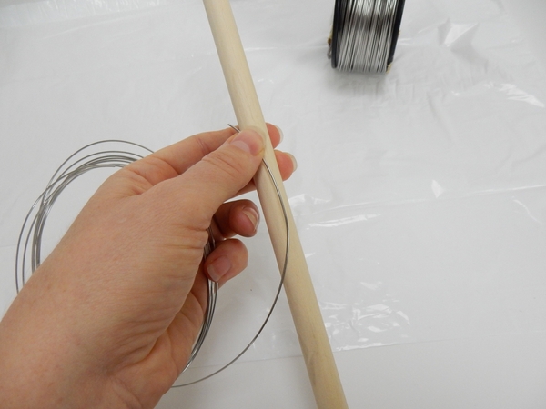 Match your wire againt a dowel stick for proportion. Match your wire againt a dowel stick for proportion.