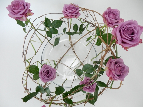 Standing roses upright in an armature Standing roses upright in an armature