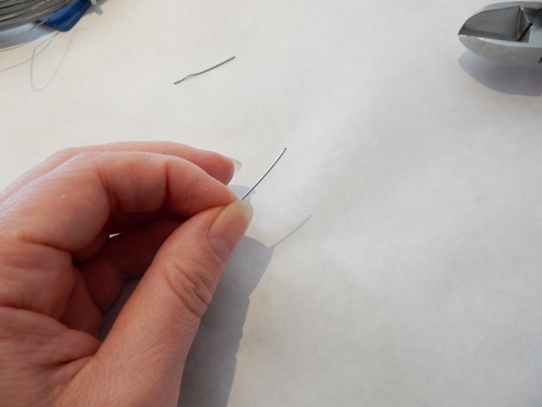 Cut short pieces of wire Cut short pieces of wire