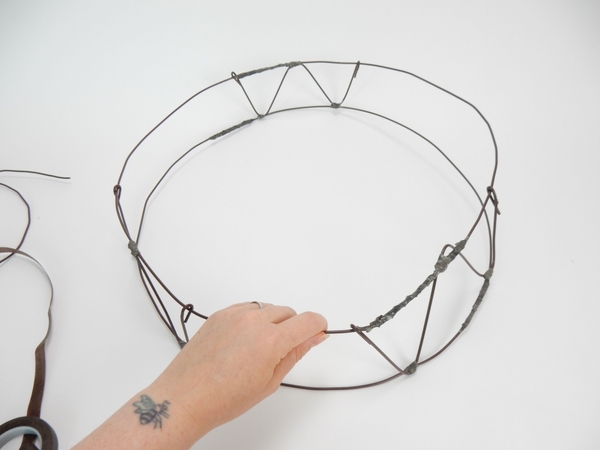 Shape a wire frame