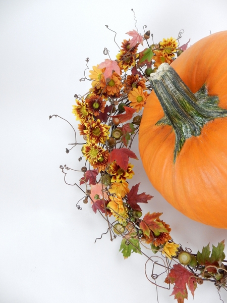 Tiny acorns on the wreath Tiny acorns on the wreath