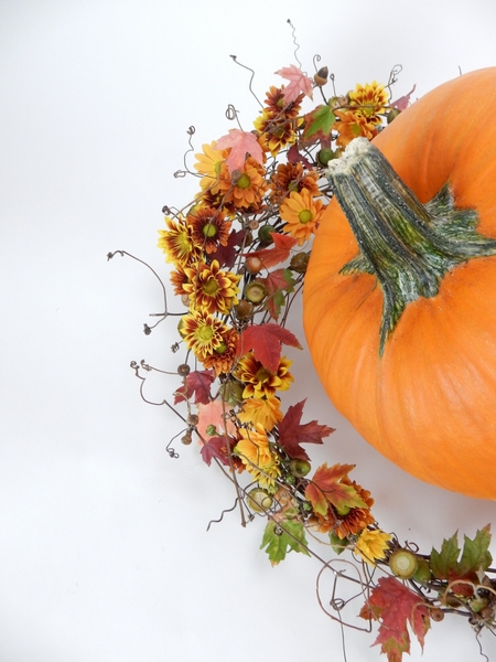 Tiny acorns on the wreath