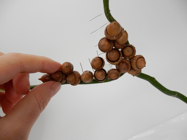 Finish the acorn armature around the water tube Finish the acorn armature around the water tube