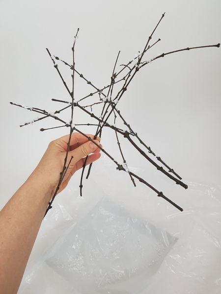 Lift the armature from the plastic Lift the armature from the plastic