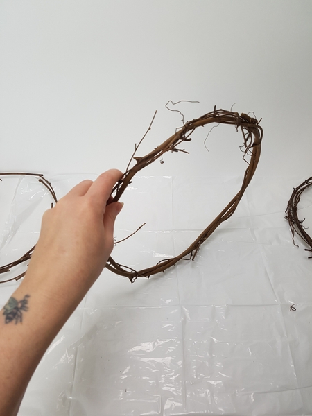 The basket is wired to the sturdiest loop The basket is wired to the sturdiest loop